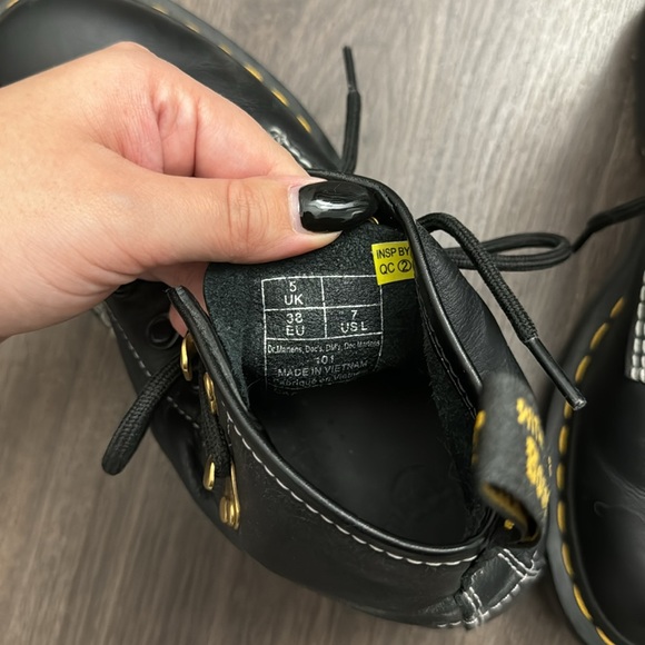 101HWD Dr Martens - Picture 6 of 6